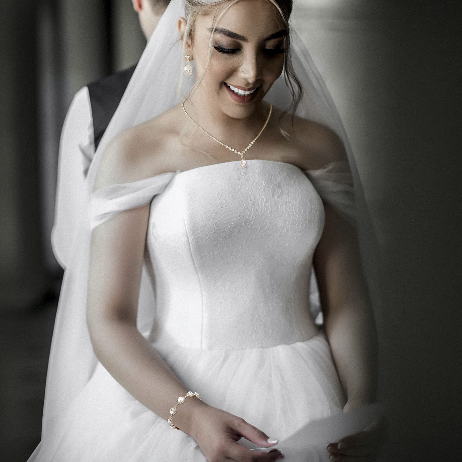 COCIDE Bride Jewelry Set Silver Crystal Wedding Necklace Earrings Bridal Rhinestone Teardrop Pendant Accessories for Women and Bridesmaids (3 piece set - 2 earrings and 1 necklace) - Image 4