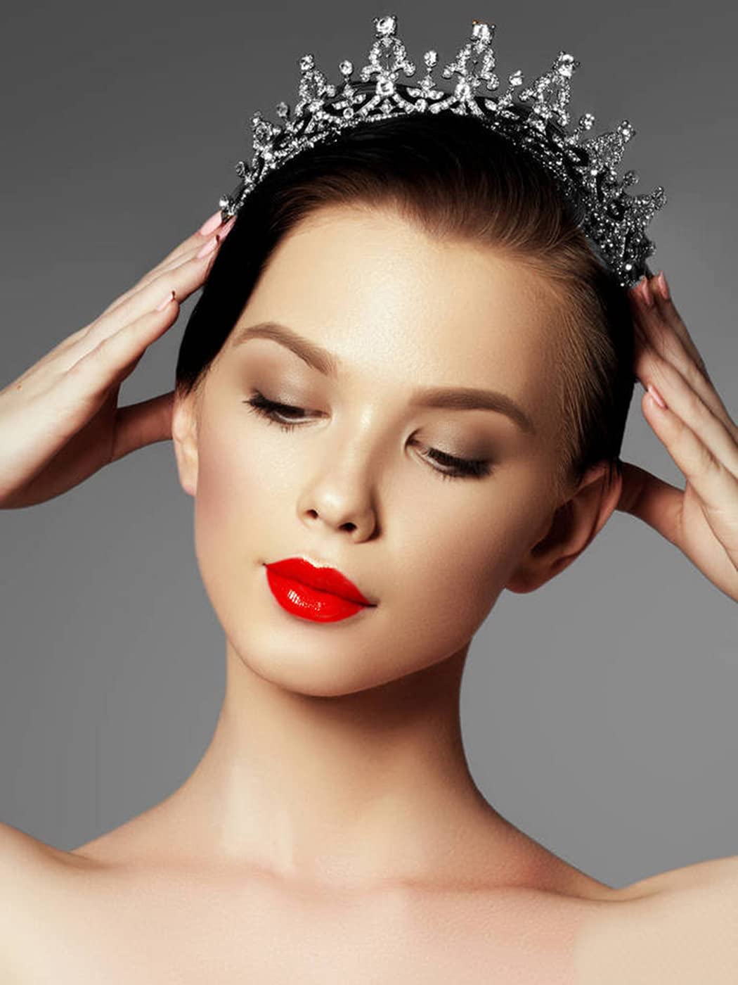 COCIDE Silver Jewelry Set for Women Crystal Tiara and Necklace Kit for Girls Rhinestone Crown Earrings Neck Accessories for Bride Wedding Birthday Party Bridal Prom Bridesmaid Dress up - Image 3